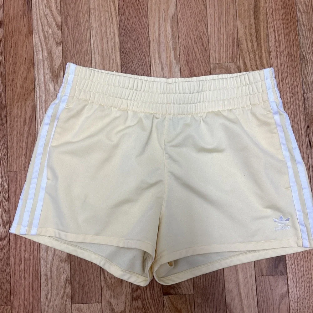 Adidas Original 3-Stripe Athletic Pale Yellow Shorts - Size Large